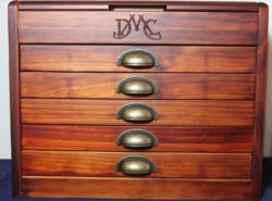 DMC - Meuble en bois  Série limitée 1