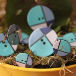 Boutons - Quadricolores : bleu majoritaire