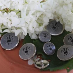Boutons - Fleur de lys métallique