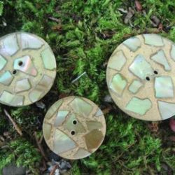 Boutons - Plats avec inclusions de nacre