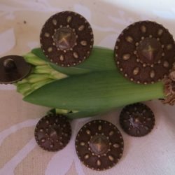 Bouton - Bouclier bronze 8 gouttes