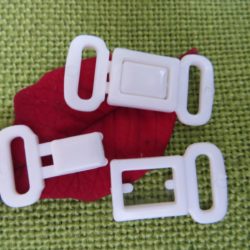 Attache de maillot de bain