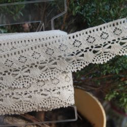 Dentelle couleur lin N°2
