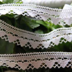 Dentelle - Coeurs blancs