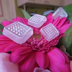 Bouton - Pavé carré brillant