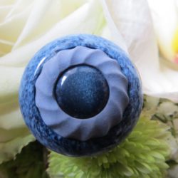 Bouton - Bleu, épais et marbré