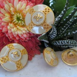 Bouton - Beige, 4 ronds or en croix  