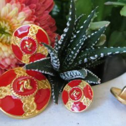 Bouton - Rouge, 4 ronds or en croix