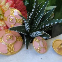Bouton - Rose, 4 ronds or en croix