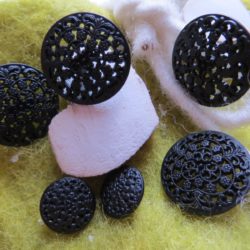 Bouton - Métal noir fine dentelle