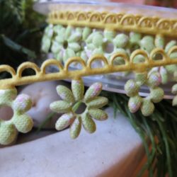 Guirlande de fleurs jaunes