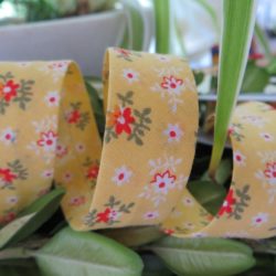 Biais - Petites fleurs, fond jaune