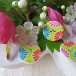 Bouton - 3 fleurs sur vert