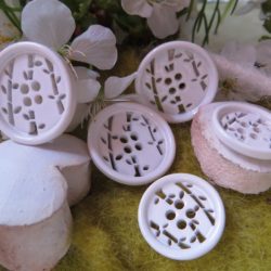 Bouton - Blanc, 3branches feuillues 