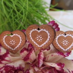 Bouton - Coeur en bois et dessin blanc
