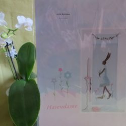 UB Design - Lapine à la tulipe
