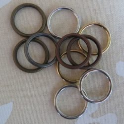 Anneau en métal Ø15mm en 5 coloris.