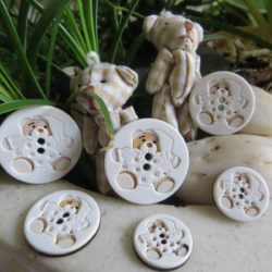 Bouton - Ourson au bonnet de nuit