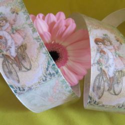 Ruban - Enfants sages à bicyclette.