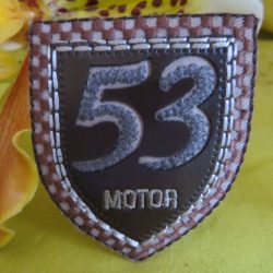 Motif - "53 MOTOR" brun