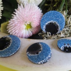 Bouton - Rond avec croissant bleu