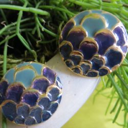 Bouton - Comme un poisson à écailles bleues!