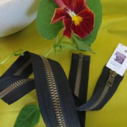 Fermeture - Noire maille plastique couleur laiton séparable