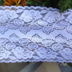 Dentelle extensible large et blanche
