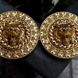 Boucle - Têtes de lions et couronnes de trèfles