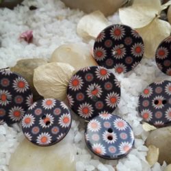 Bouton - Rond et plat, marguerite sur marine