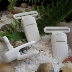 Pince - Petite taille en plastique blanc