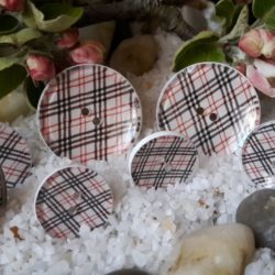 Bouton - Losanges caramels et noirs sur blanc cassé