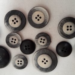 Bouton - Marbré, quadrillage gris clair et couronne