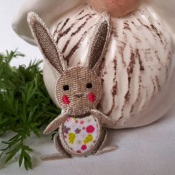 Motif - Lapin beige et blanc aux joues roses