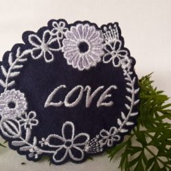 Motif - Couronne fleurs "Love" spécial Jean's