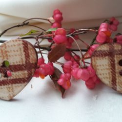 Bouton - " Coeur écossais" beige/brun, plat & brillant