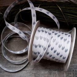 Galon - Coeurs gris clairs sur blanc