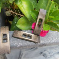 Boutons - Buchette rectangulaire imitation corne