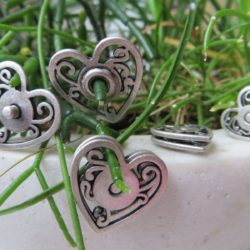 Pression - Coeur en métal et ajouré vieil argent