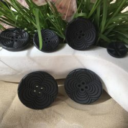 Bouton - 6 trèfles concentriques noires