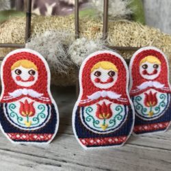 Motif - Matrïochka à la tulipe en bleu et rouge