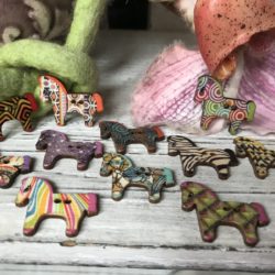 Bouton - Chevaux multicolores en bois