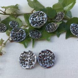 Bouton/attache - Métal antique ajouré v. argent