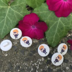 Bouton - Miraculous : Chat Noir sur blanc