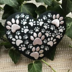 Motif - Coeur aux empreintes de pieds