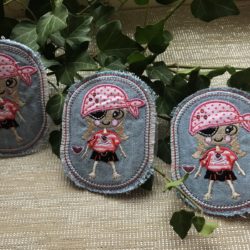Motif thermocollant - Pirate en jupe noire