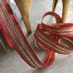 Ruban - 3 bandes: zig-zag rouge sur or et fil or sur rouge