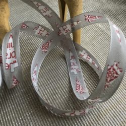 Ruban - Satins pointus blancs et rouges en 15mm