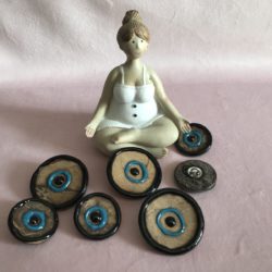 Bouton - Noix de coco peintures en bourrelets