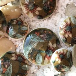 Bouton - Rond brillant avec fleurs sur tiges